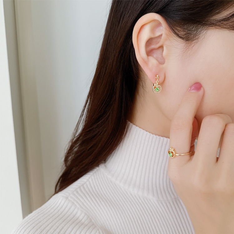 E-833) リンゴモチーフイヤリング | ビーズ・パーツなどのハンドメイド