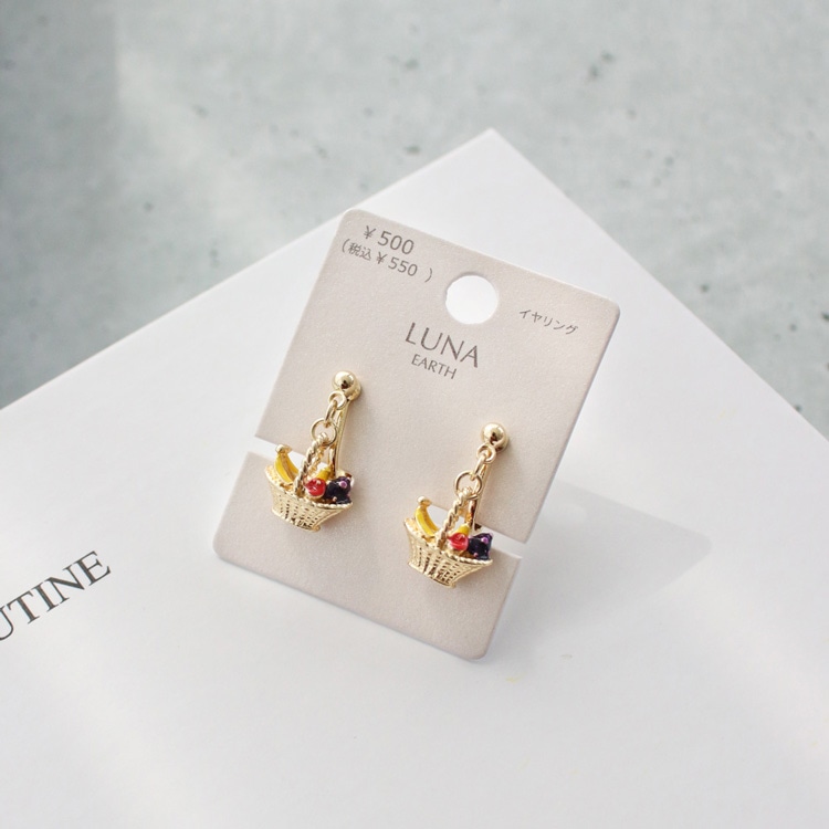 E-752) フルーツバスケットイヤリング | ビーズ・パーツなどの