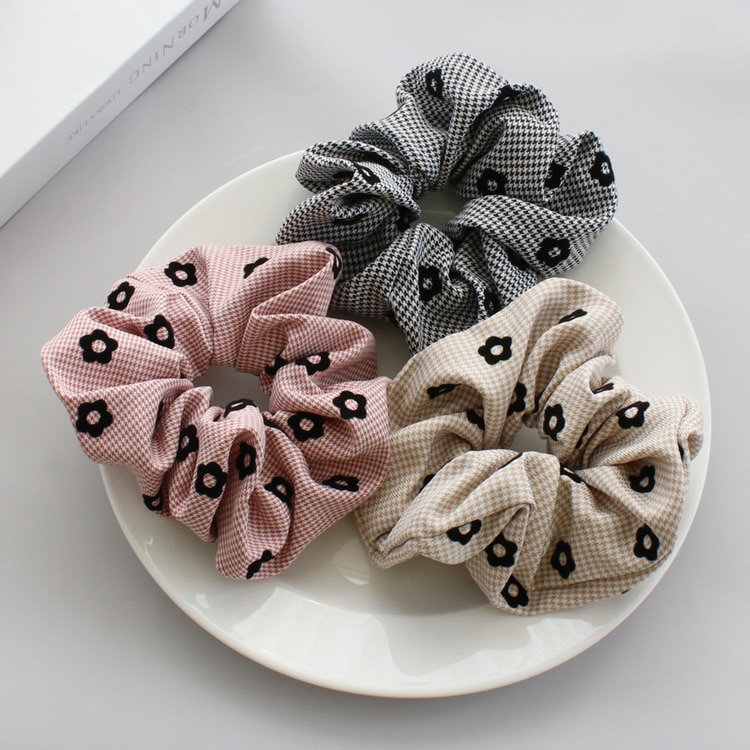 S-681) チェック柄シュシュ | ビーズ・パーツなどのハンドメイドパーツ