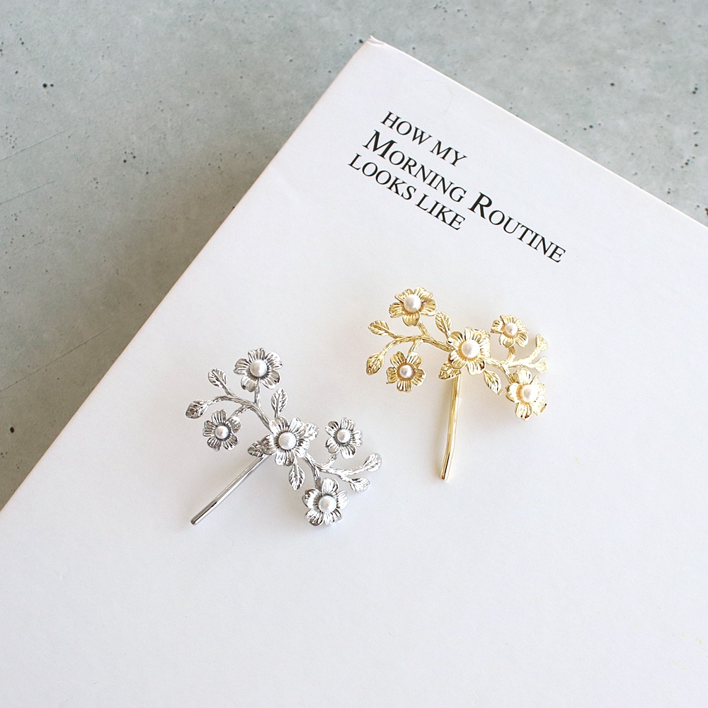 F-147) スズランモチーフポニーフック | ビーズ・パーツなどの