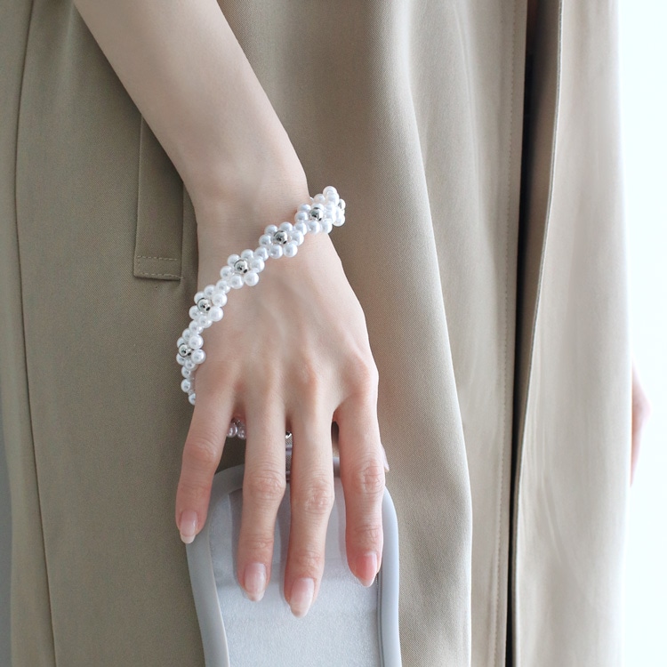 ホルダー付きスマホストラップ / パールフラワー | ビーズ・パーツなど