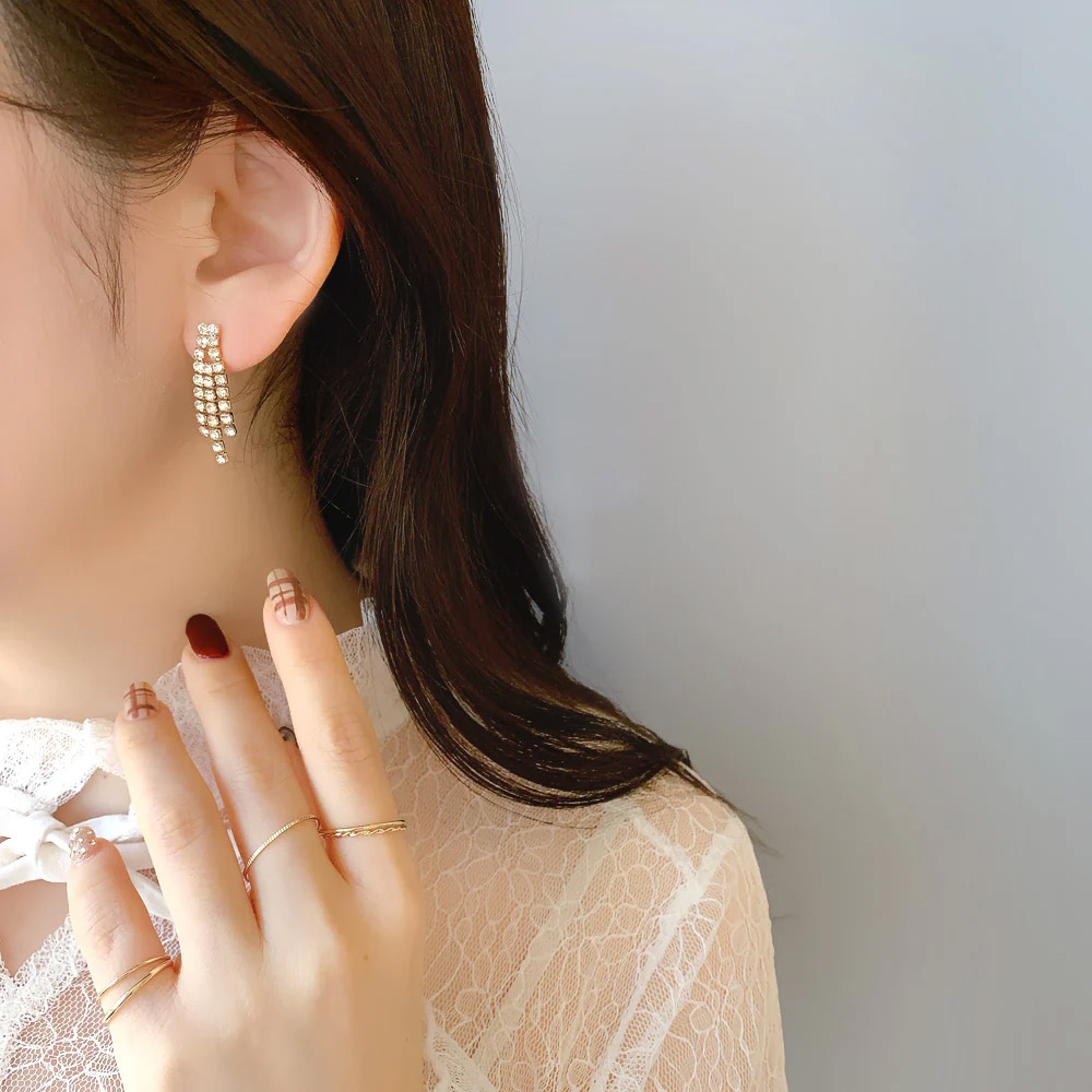P-1037) ラインストーンチタンピアス | ビーズ・パーツなどの