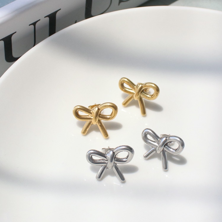 P-1092) リボンピアス / ステンレス | ビーズ・パーツなどの
