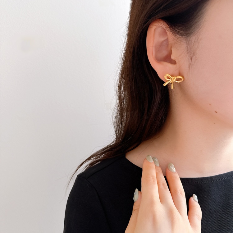 P-1092) リボンピアス / ステンレス | ビーズ・パーツなどの