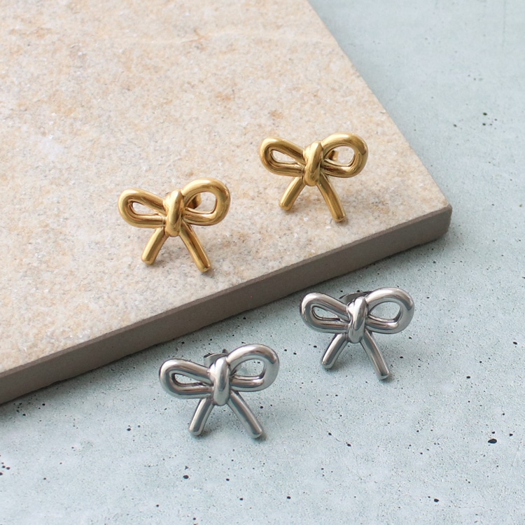 P-1092) リボンピアス / ステンレス | ビーズ・パーツなどの