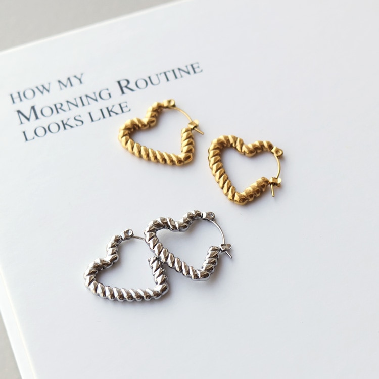 ▷オリオン流星群 デザイン ピアス ハンドメイド アクセサリー パール