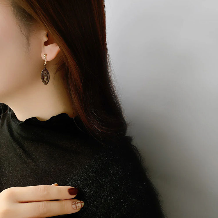 P-1014) ファーデザインチタンピアス | ビーズ・パーツなどの