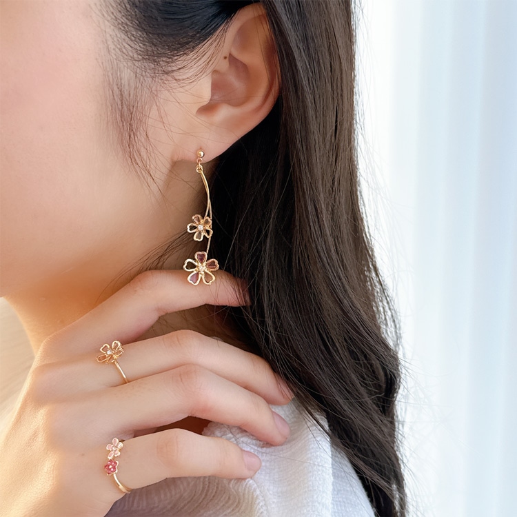 P-1197) 揺れる桜チタンピアス | ビーズ・パーツなどのハンドメイド