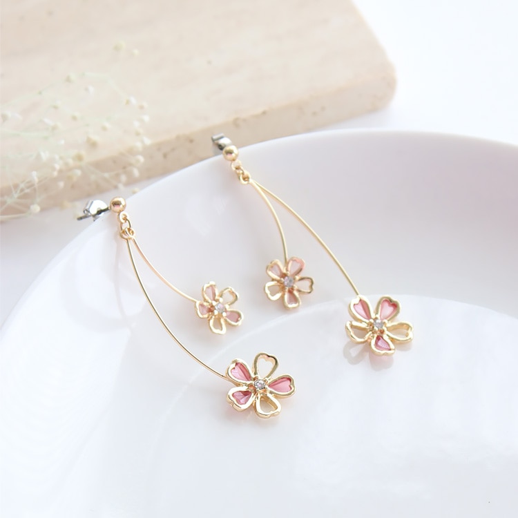 P-1197) 揺れる桜チタンピアス | ビーズ・パーツなどのハンドメイド