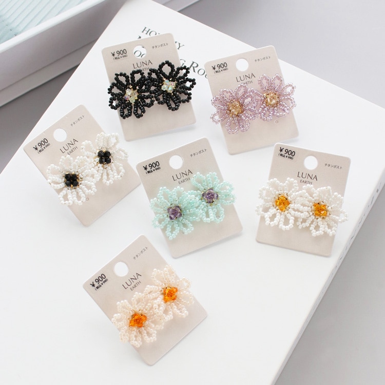 P-797) ビーズフラワーチタンピアス | ビーズ・パーツなどの