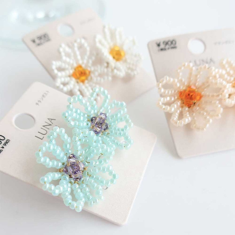 P-797) ビーズフラワーチタンピアス | ビーズ・パーツなどの