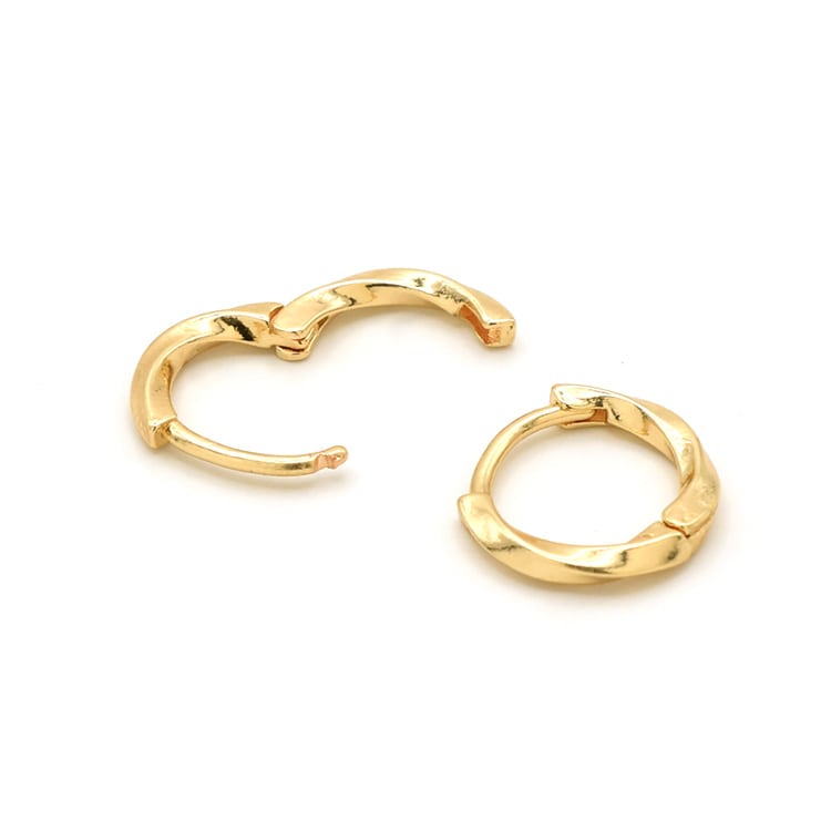 【6/5まで出品】10K ツイストデザイン フープピアス 2つセット販売 P-1220) ツイストフープピアス | ビーズ・パーツなどのハンドメイド