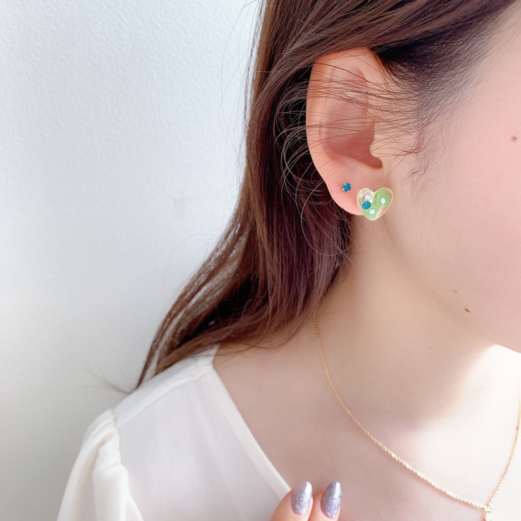 P-1079) フルーツハート樹脂ピアス | ビーズ・パーツなどの 