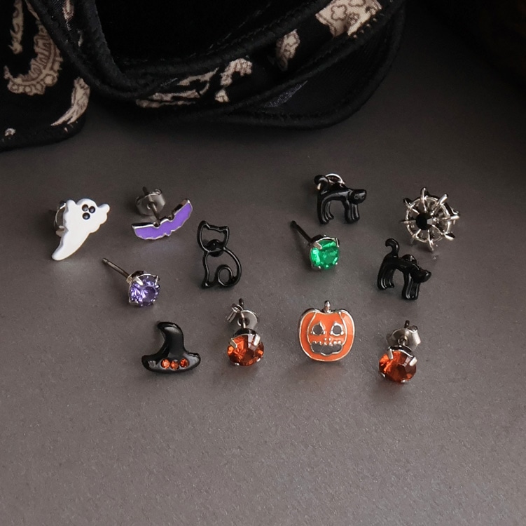 P-1215) さくらんぼチタンピアス | ビーズ・パーツなどのハンドメイド