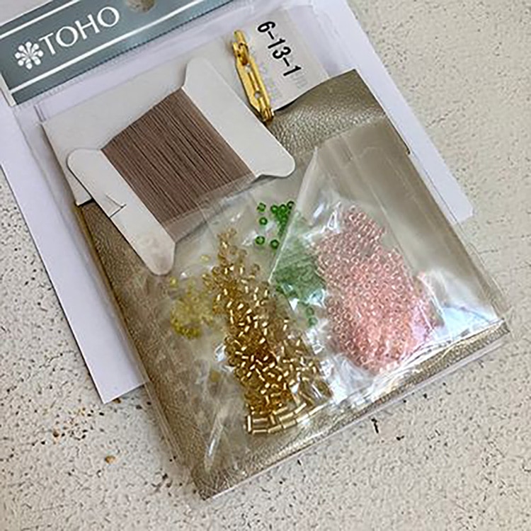 フォークダンス　ビーズ刺繍 花モチーフ 髪飾り　東欧の国 jpt3700_9sample.jpg