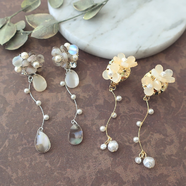 アクリルグラデーションフラワー 花びら BE 約12×8mm｜樹脂素材パーツ