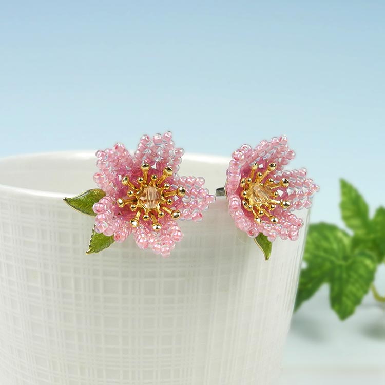オリジナルキット / ～ビーズステッチ～ 春の華やぎ 桜のピアス