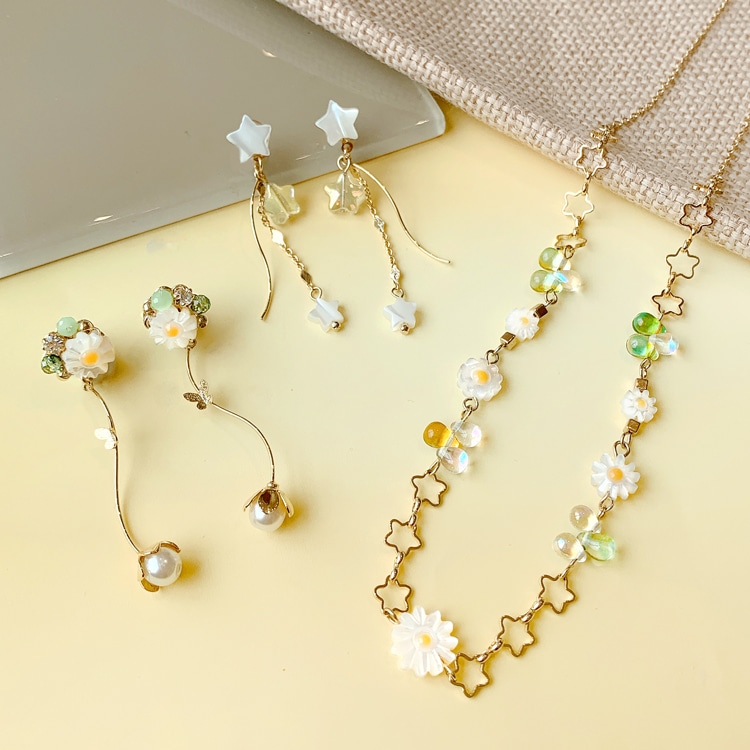 シェルパーツ フラワー（通し穴） WH 約10mm｜天然素材・アクセサリー