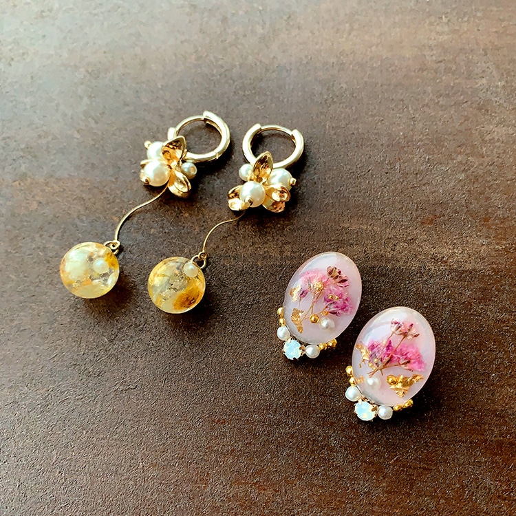 レジンで作る ドライフラワーアクセサリー | ビーズ・パーツなどの