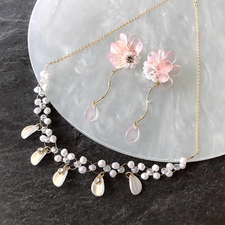 花びらアクセサリー | ビーズ・パーツなどのハンドメイドパーツおよび